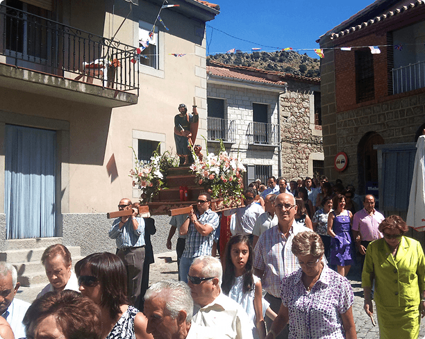 Procesión durante las fiestas de San Bartolomé