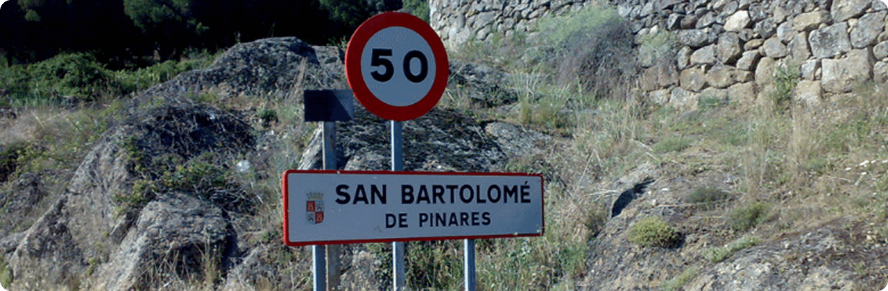 Cartel de entrada a San Bartolomé de Pinares