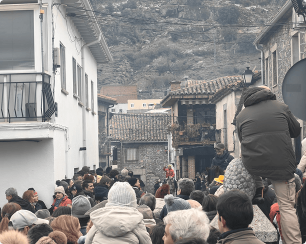 Público asistiendo a la carrera de cintas