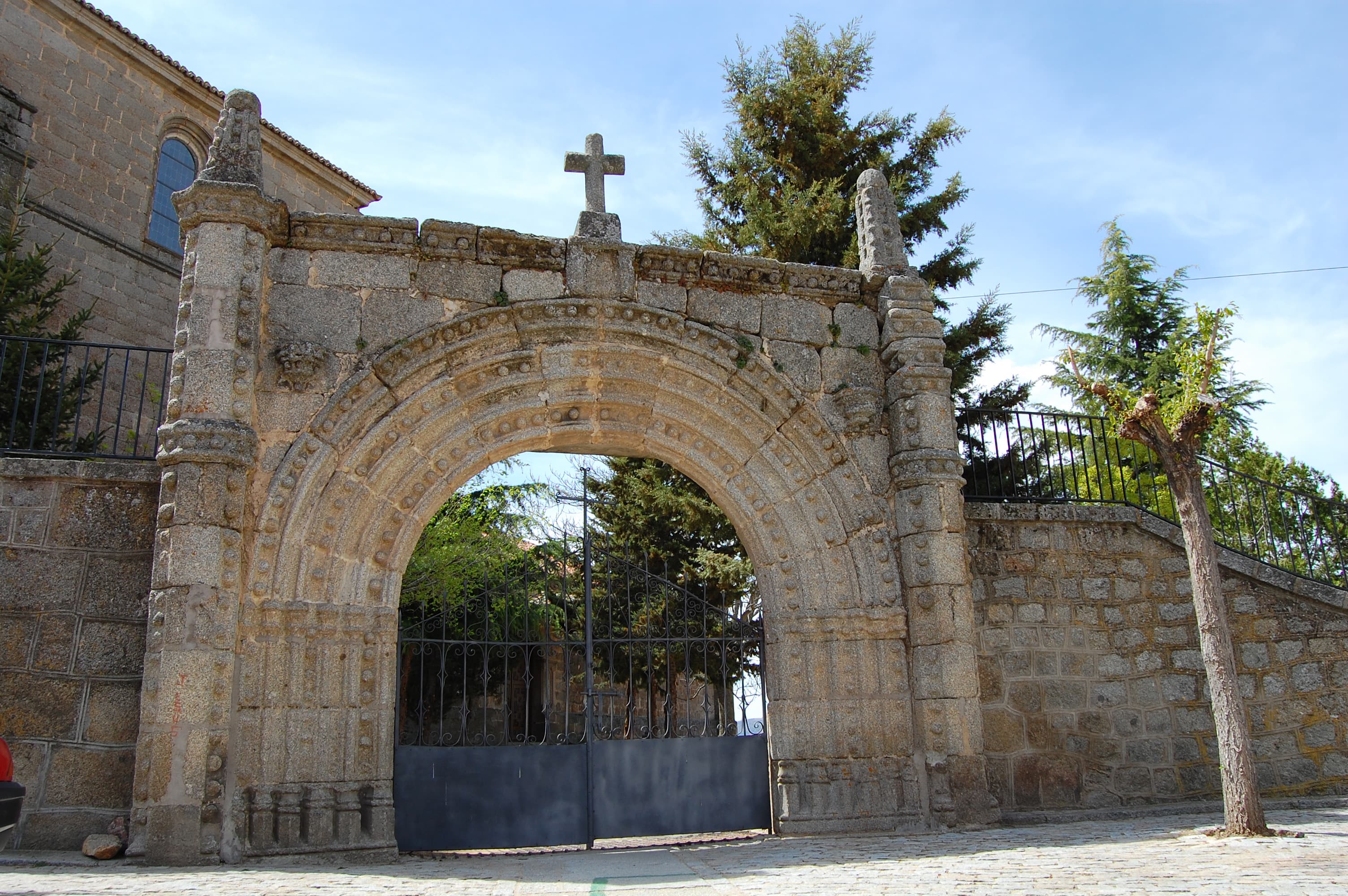 Nave y arcos de la iglesia