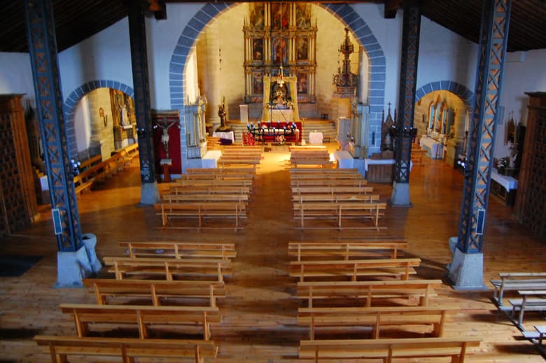 Exterior de las naves de la iglesia